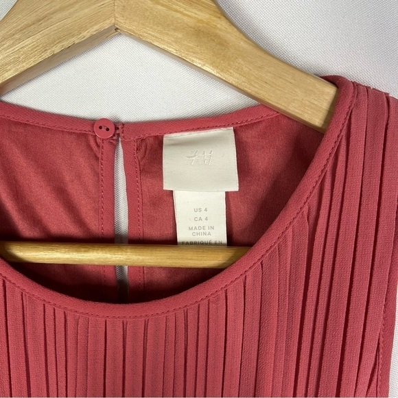 H&M Mauve Pink Pleated Fit & Flare Knee Length Dress 4 - Picture 5 of 5